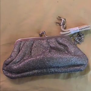Champagne clutch